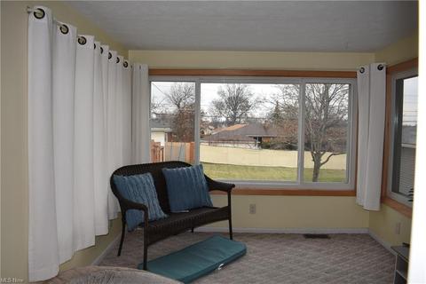 3200 Augustine Dr, Parma, OH 44134 photo 9