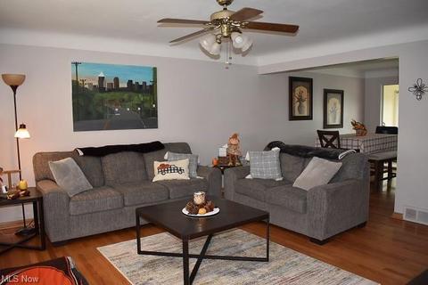 3200 Augustine Dr, Parma, OH 44134 photo 6
