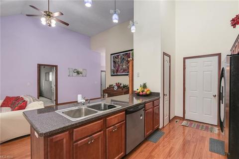 105 Manning Ct, Elyria, OH 44035 photo 15