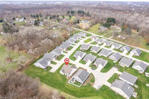 105 Manning Ct, Elyria, OH 44035 photo 4