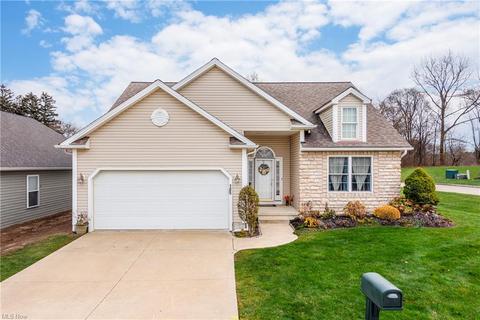 105 Manning Ct, Elyria, OH 44035 photo 1