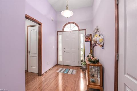 105 Manning Ct, Elyria, OH 44035 photo 7