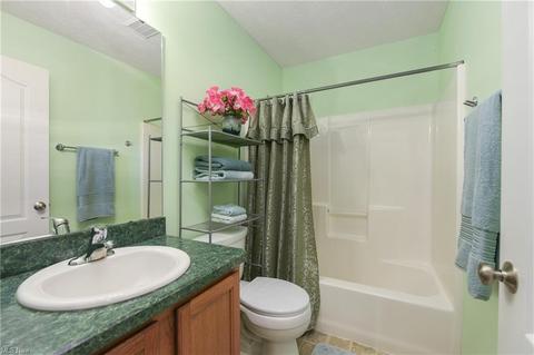 105 Manning Ct, Elyria, OH 44035 photo 18