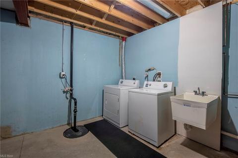 105 Manning Ct, Elyria, OH 44035 photo 30