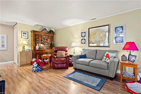 19 Valley Forge Ln, Elyria, OH 44035 photo 6