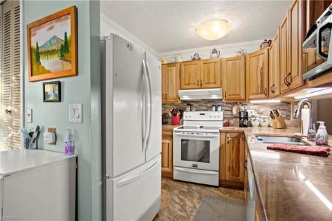 19 Valley Forge Ln, Elyria, OH 44035 photo 11