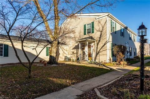 19 Valley Forge Ln, Elyria, OH 44035 photo 1
