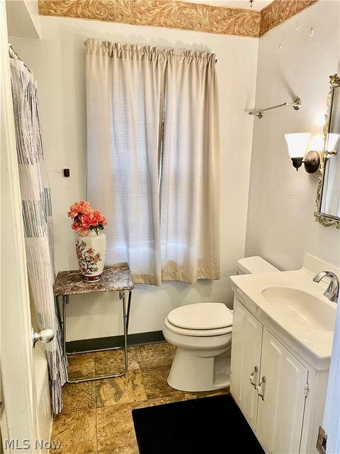 930 E 260th St, Euclid, OH 44132 photo 6