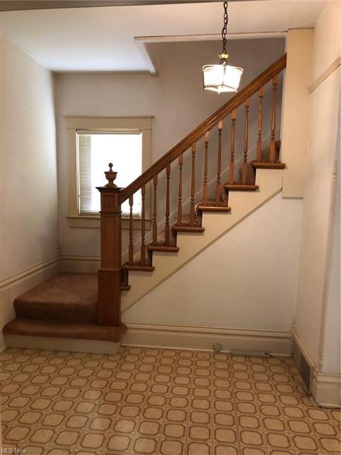 610 E Wayne Ave, Wooster, OH 44691 photo 2