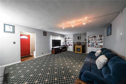 730 Patterson Ave, Akron, OH 44310 photo 4