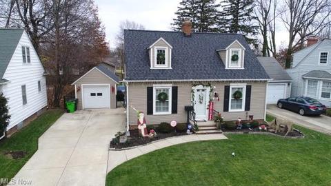 137 E 5th Ave, Berea, OH 44017 photo 2