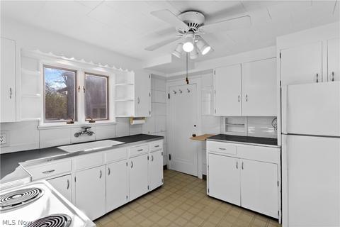 141 E 270th St, Euclid, OH 44132 photo 9