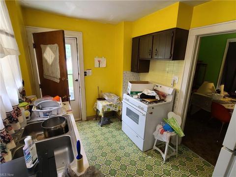 516 Van Everett Ave, Akron, OH 44306 photo 3
