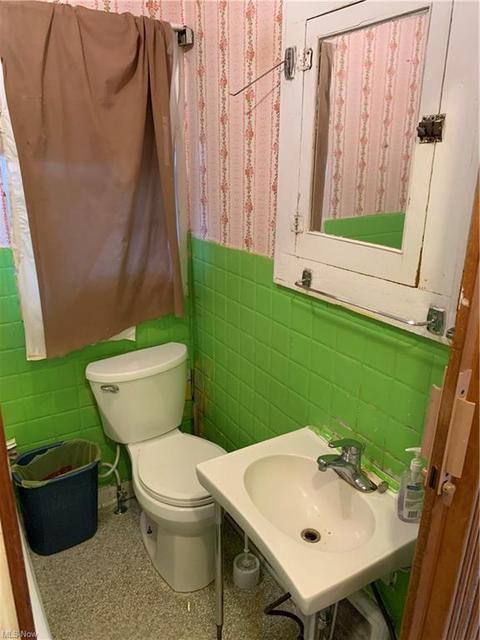 516 Van Everett Ave, Akron, OH 44306 photo 9
