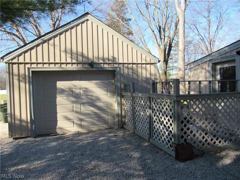 99 Andrew St, Berea, OH 44017 photo 4