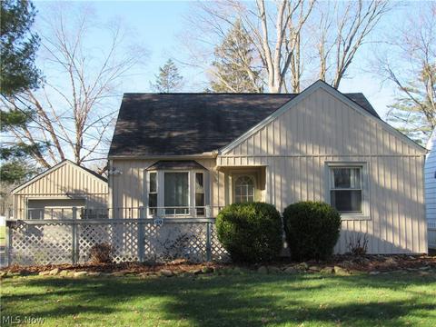 99 Andrew St, Berea, OH 44017 photo 1