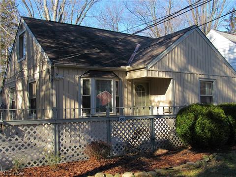 99 Andrew St, Berea, OH 44017 photo 2