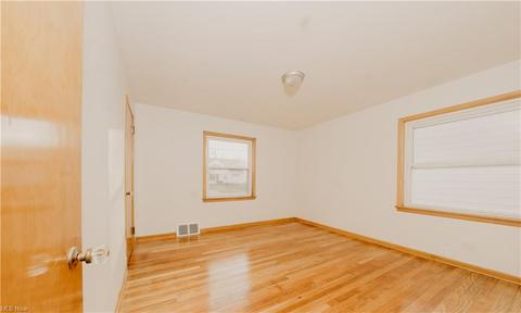 24351 Devoe Ave, Euclid, OH 44123 photo 16