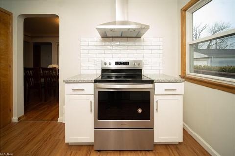 24351 Devoe Ave, Euclid, OH 44123 photo 8