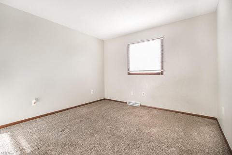 153 Chesapeake Ct, Elyria, OH 44035 photo 12