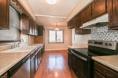 153 Chesapeake Ct, Elyria, OH 44035 photo 6