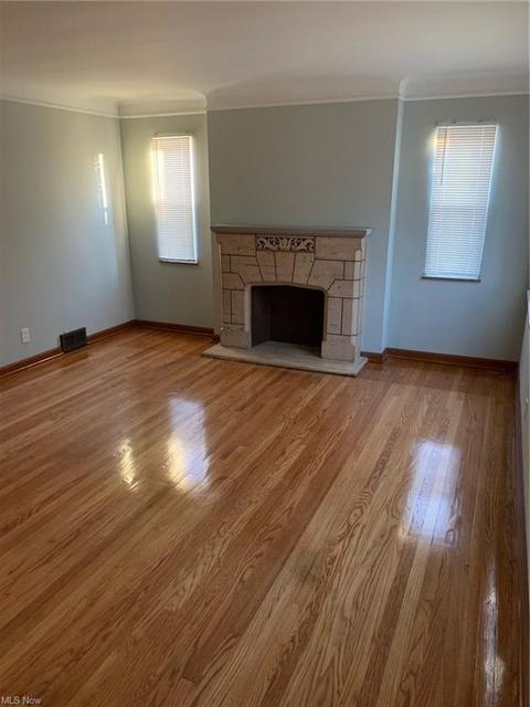 285 E 193rd St, Euclid, OH 44119 photo 2