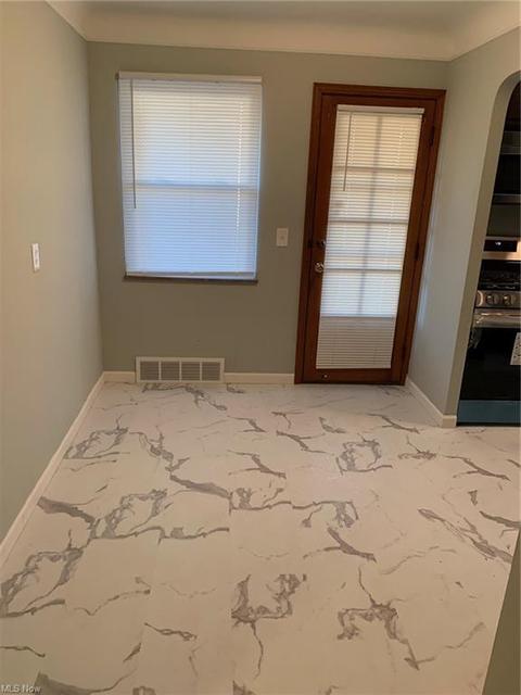 285 E 193rd St, Euclid, OH 44119 photo 5