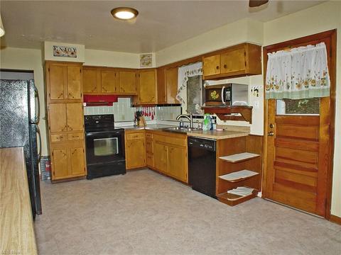 38 1st St, Beech Bottom, WV 26030 photo 6