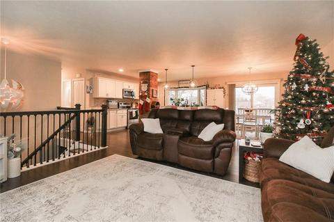 5667 Rangeview Dr, Seven Hills, OH 44131 photo 3
