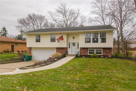 5667 Rangeview Dr, Seven Hills, OH 44131 photo 1