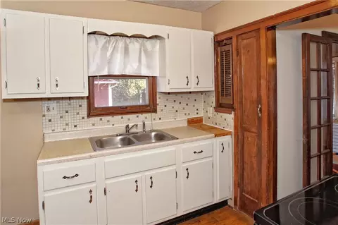 341 E 197th St, Euclid, OH 44119 photo 8