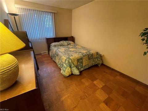 8001 Fenway Dr, Parma, OH 44129 photo 13
