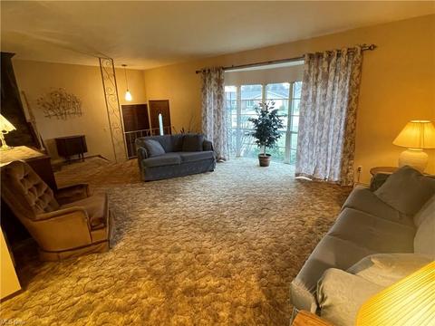 8001 Fenway Dr, Parma, OH 44129 photo 4