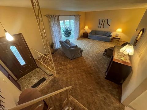 8001 Fenway Dr, Parma, OH 44129 photo 3