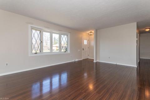 7189 Abbot Dr, Parma, OH 44134 photo 13