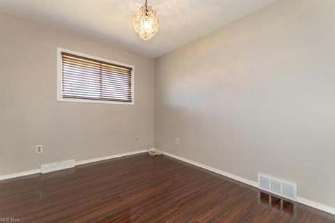 7189 Abbot Dr, Parma, OH 44134 photo 18