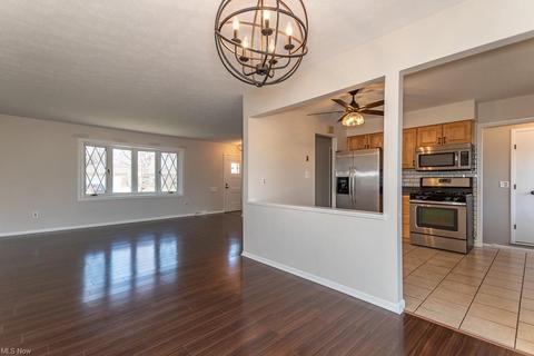 7189 Abbot Dr, Parma, OH 44134 photo 10