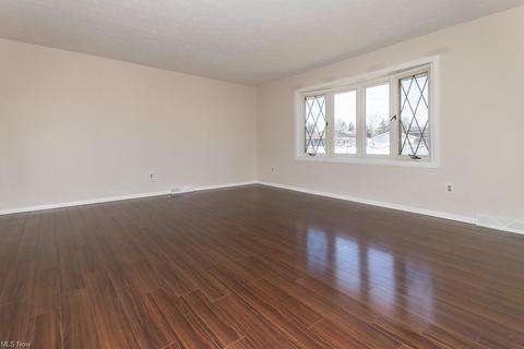 7189 Abbot Dr, Parma, OH 44134 photo 12