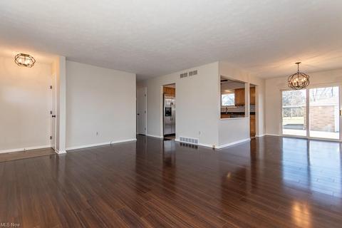 7189 Abbot Dr, Parma, OH 44134 photo 7