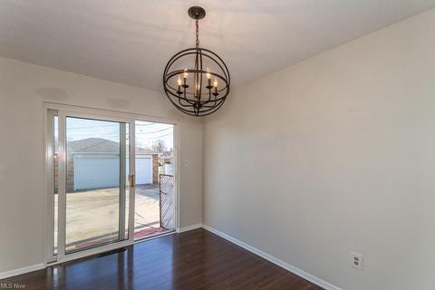 7189 Abbot Dr, Parma, OH 44134 photo 9