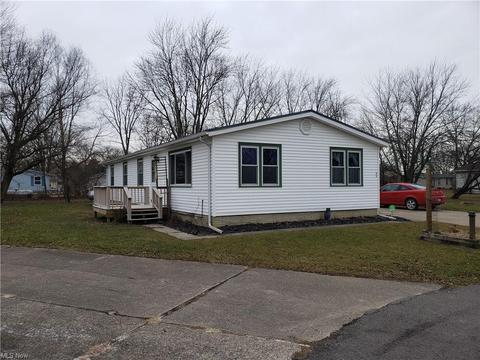 84 Pike Ct, Lagrange, OH 44050 photo 2