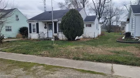 506 Ames St, Clyde, OH 43410 photo 1