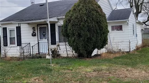 506 Ames St, Clyde, OH 43410 photo 3