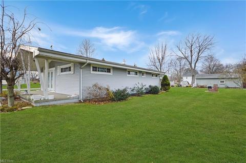 1641 E 49th St, Ashtabula, OH 44004 photo 2