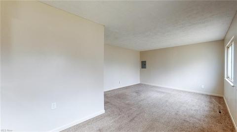 622 Van Everett Ave, Akron, OH 44306 photo 3