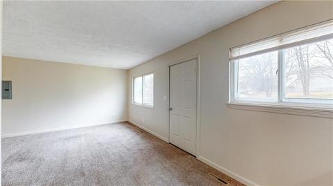 622 Van Everett Ave, Akron, OH 44306 photo 2