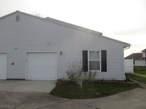8071 Hackney Ct #A, Mentor, OH 44060 photo 2