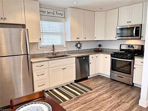 402 Karen Dr, Chardon, OH 44024 photo 8