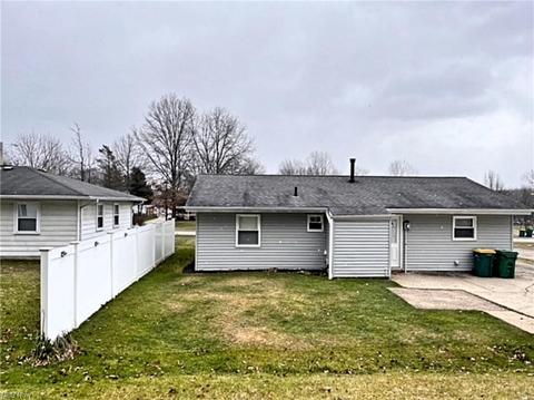 402 Karen Dr, Chardon, OH 44024 photo 25