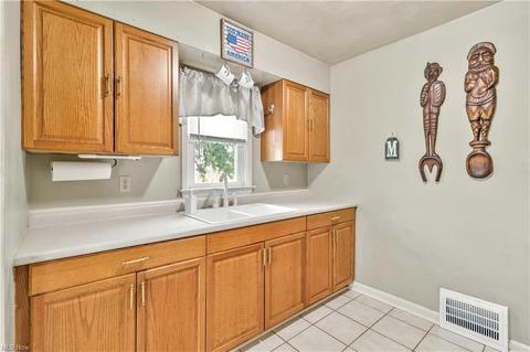 8864 W Ridge Rd, Elyria, OH 44035 photo 20